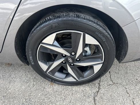 Used 2023 Hyundai Elantra SEL w/ Convenience Package image 7