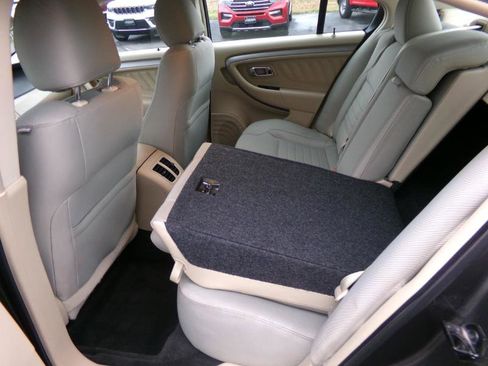 Used 2016 Ford Taurus SE image 27