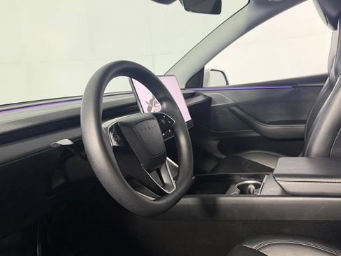 Used 2026 Tesla Model Y 2WD image 19