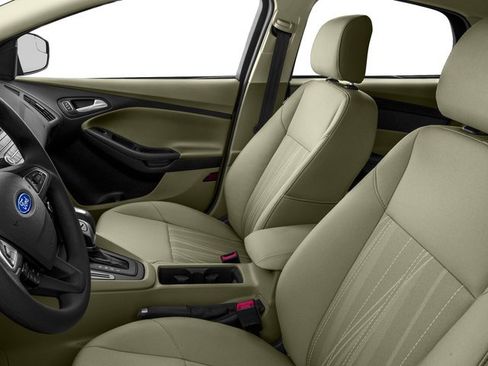 Used 2016 Ford Focus SE w/ Reverse Sensing Package FWD image 8