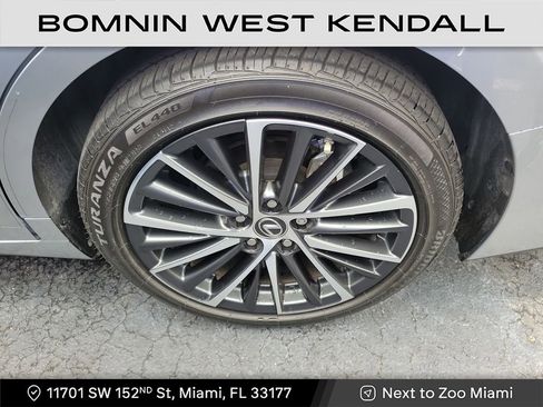 Used 2025 Lexus ES 350 w/ Premium Package image 7