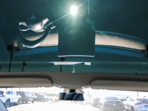 Used 2018 Tesla Model 3 Mid Range image 15