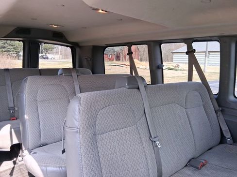 Used 2016 GMC Savana 2500 LT w/ LT Preferred Equipment Group image 10