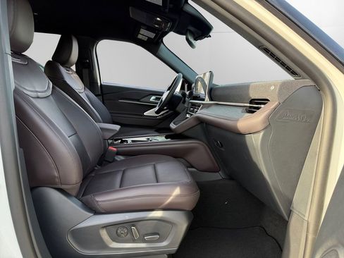 New 2026 Ford Explorer Platinum image 15