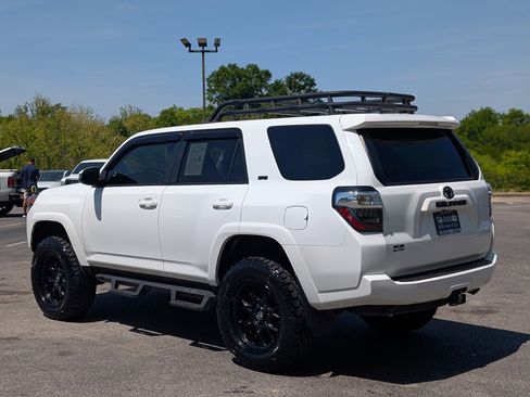 Used 2020 Toyota 4Runner SR5 Premium w/ Moonroof Package image 7