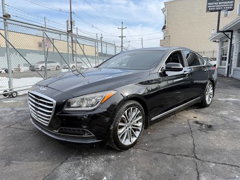Used 2016 Hyundai Genesis 3.8 image 2