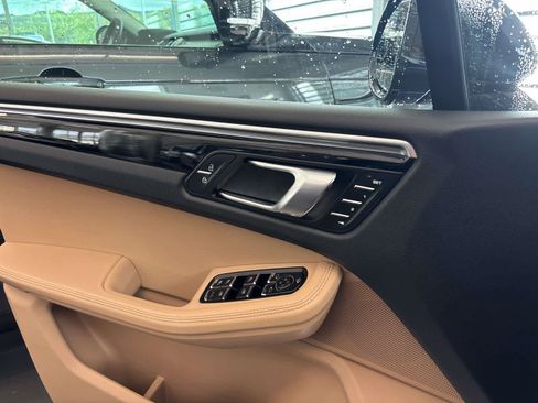 Used 2023 Porsche Macan AWD/4WD image 15