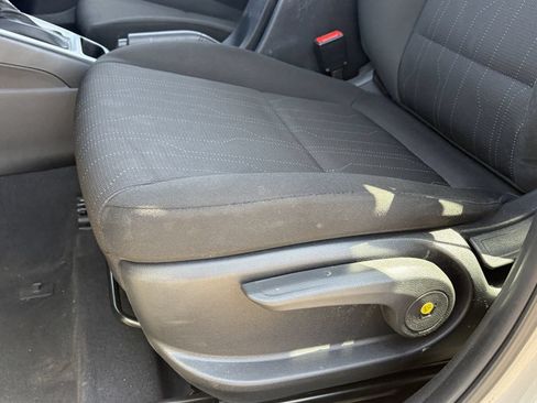 Used 2024 Hyundai Venue SE FWD image 24