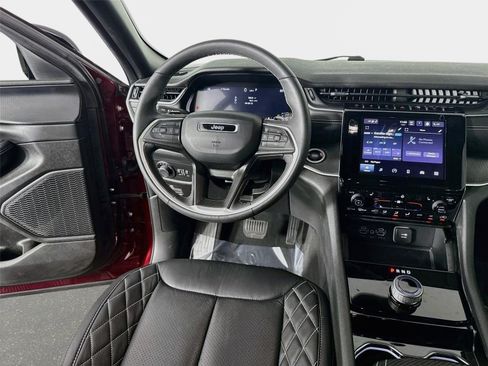 Used 2023 Jeep Grand Cherokee L Altitude AWD/4WD image 24