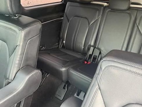 Used 2019 Ford Expedition Limited w/ Equipment Group 302A AWD/4WD image 7