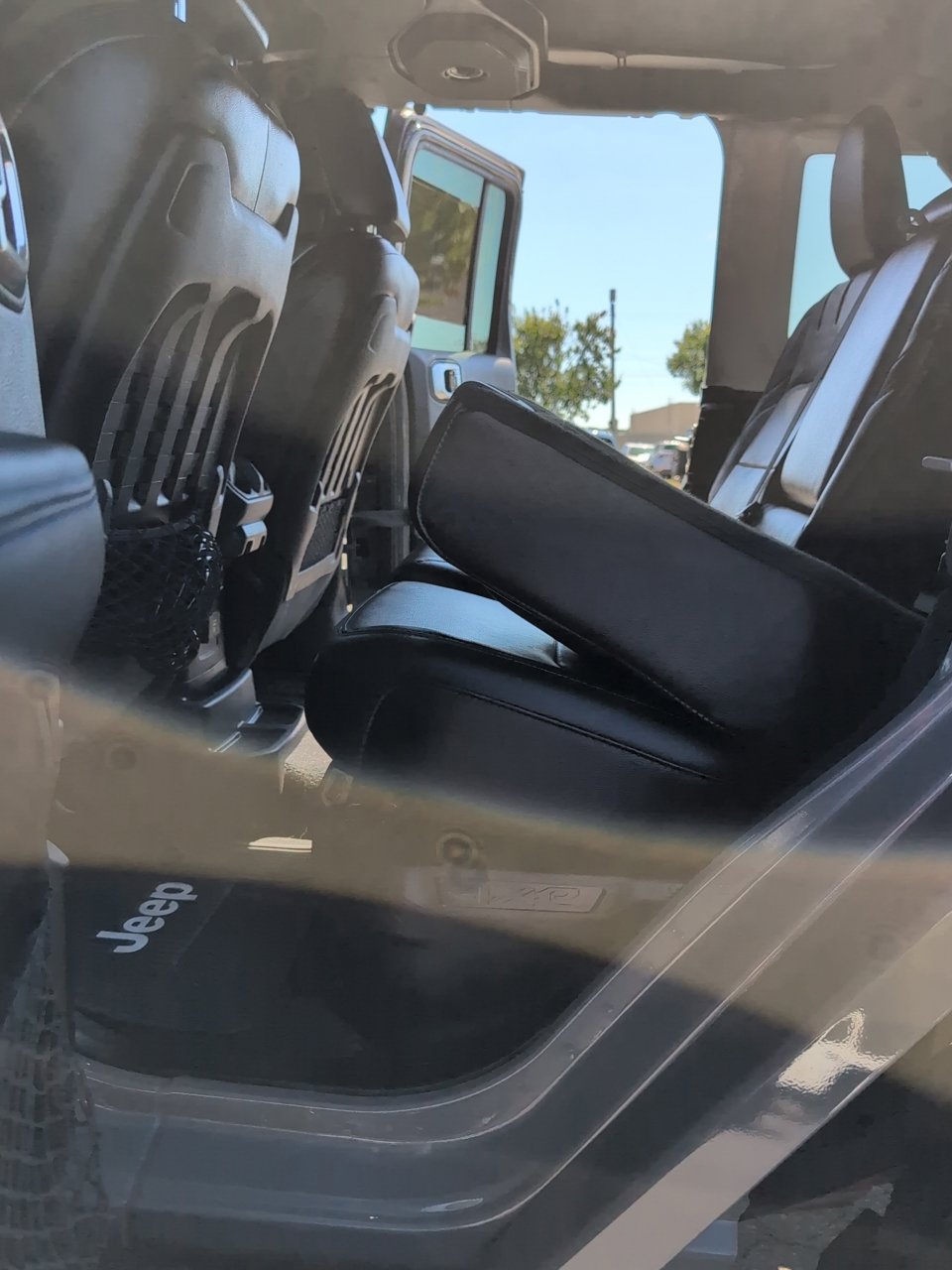 Used 2023 Jeep Wrangler Unlimited Rubicon 4xe w/ Cold Weather Group AWD/4WD image 22