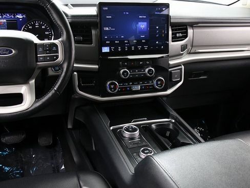 Used 2024 Ford Expedition Max XLT image 16