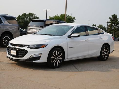 Used 2024 Chevrolet Malibu RS FWD image 3