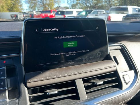 Used 2021 GMC Yukon SLT w/ SLT Luxury Package image 16