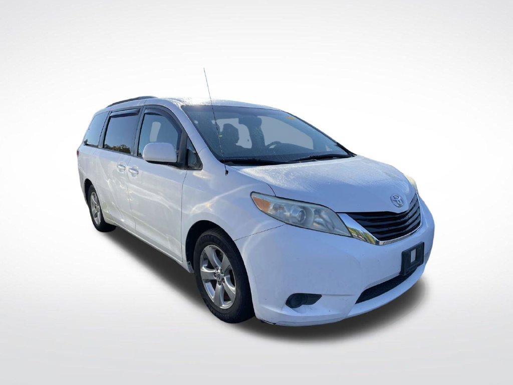 Used 2011 Toyota Sienna LE FWD image 1