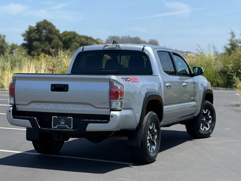 Used 2022 Toyota Tacoma TRD Off-Road w/ Technology Package AWD/4WD image 13