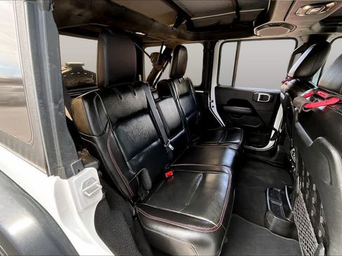 Used 2020 Jeep Wrangler Unlimited Rubicon w/ LED Lighting Group AWD/4WD image 18