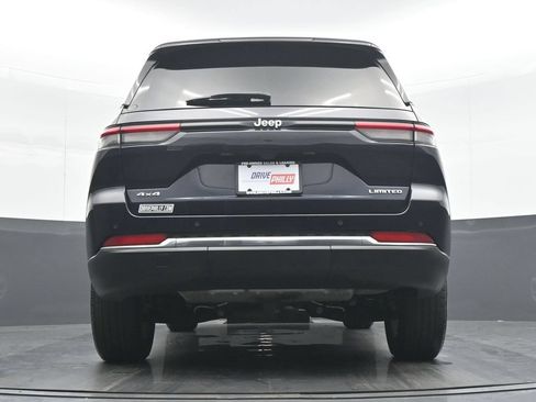 Used 2023 Jeep Grand Cherokee Limited AWD/4WD image 29