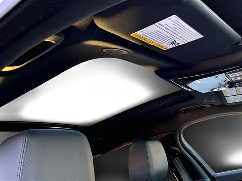 Used 2025 Land Rover Range Rover Velar Dynamic SE image 24