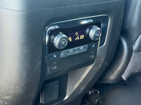 Used 2025 GMC Yukon XL Denali AWD/4WD image 26
