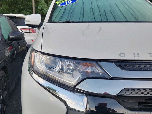 Used 2019 Mitsubishi Outlander GT AWD/4WD image 3