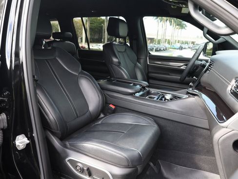 Used 2023 Jeep Wagoneer 4WD image 24