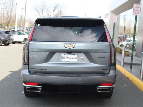 Used 2021 Cadillac Escalade ESV Premium Luxury w/ Driver Assist Tech Package AWD/4WD image 7