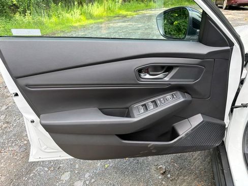 Used 2025 Honda Accord SE image 16