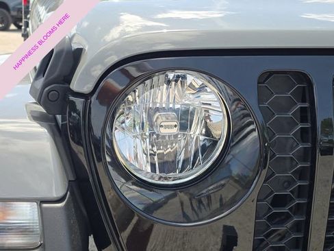 Certified 2023 Jeep Gladiator Sport AWD/4WD image 7