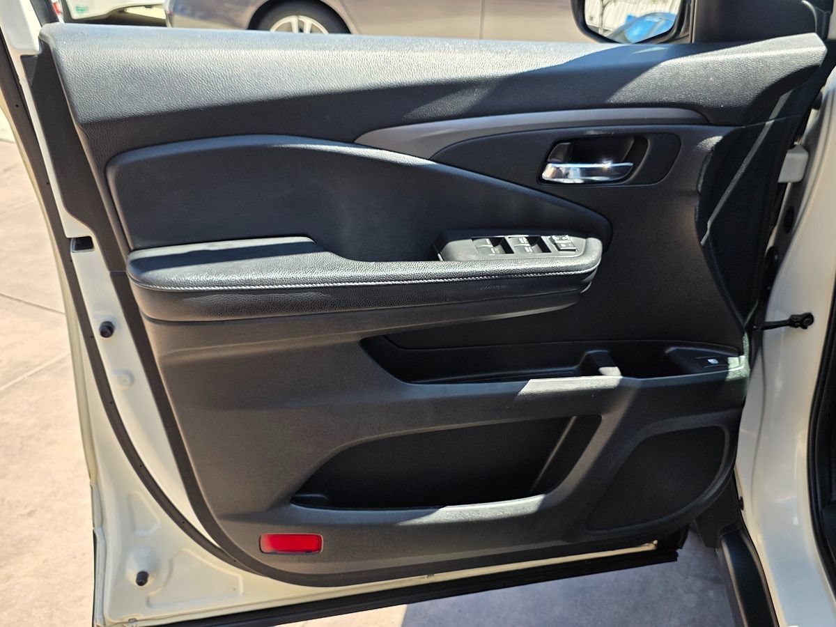 Used 2017 Honda Pilot EX image 30