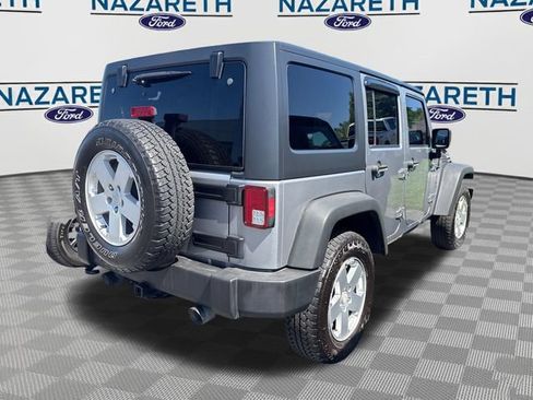 Used 2015 Jeep Wrangler Unlimited Rubicon w/ Connectivity Group AWD/4WD image 7
