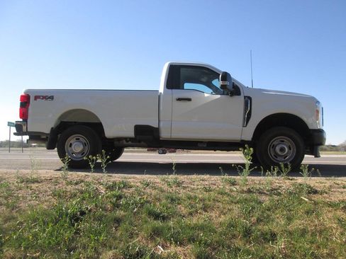 Used 2024 Ford F250 XL w/ 360-Degree Camera Package AWD/4WD image 6