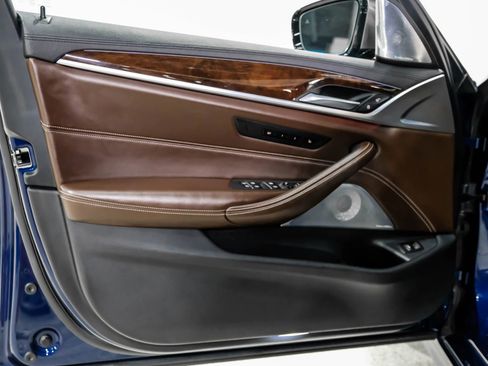 Used 2019 BMW M550i xDrive image 50