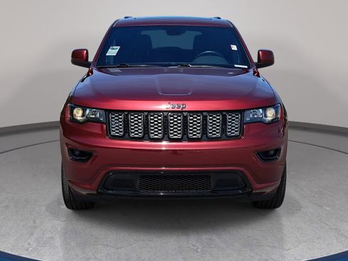 Used 2021 Jeep Grand Cherokee Laredo X AWD/4WD image 2