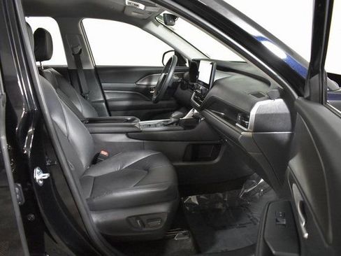 Used 2025 Toyota Grand Highlander AWD image 38