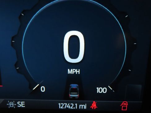 Used 2025 Ford F250 Platinum w/ FX4 Off-Road Package image 14