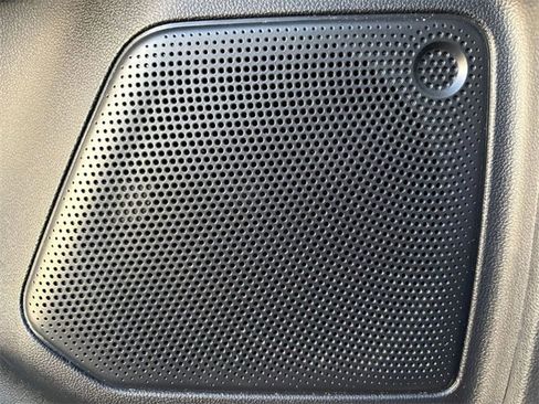 Used 2020 Ford Escape SE image 14