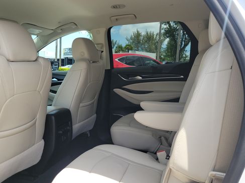 Used 2022 Buick Enclave Essence FWD image 13
