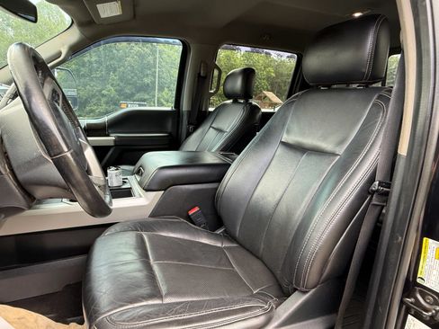 Used 2020 Ford F350 Lariat w/ Lariat Value Package AWD/4WD image 2