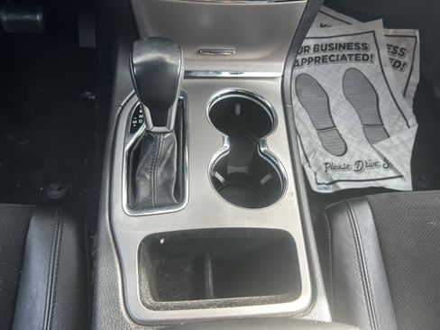 Used 2022 Jeep Grand Cherokee Laredo X image 21