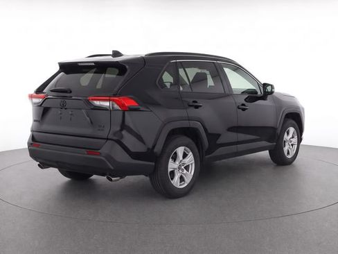 Used 2020 Toyota RAV4 XLE w/ Convenience Package AWD/4WD image 4