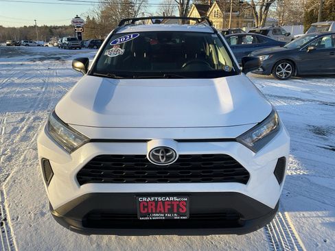 Used 2021 Toyota RAV4 LE image 7