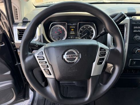 Used 2017 Nissan Titan SV AWD/4WD image 27