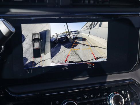 Used 2024 GMC Sierra 2500 AT4X w/ AT4X AEV Edition image 12