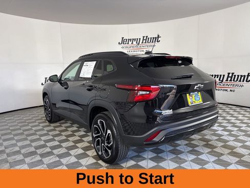 Used 2025 Chevrolet Trax RS w/ Driver Confidence Package image 7