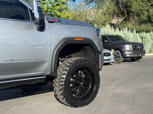 Used 2025 GMC Sierra 3500 Denali w/ Denali Reserve Package AWD/4WD image 7