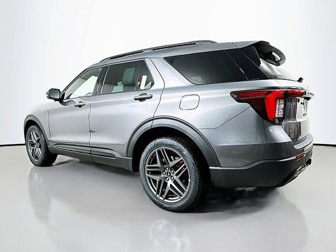 New 2026 Ford Explorer ST-Line w/ ST-Line Street Pack image 4
