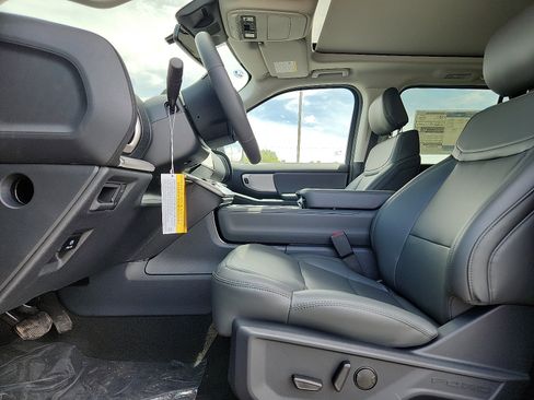 New 2026 Ford Expedition Active RWD image 15