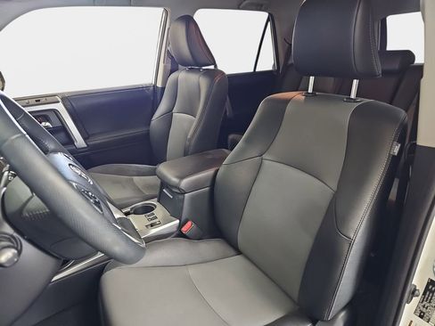 Used 2019 Toyota 4Runner SR5 Premium AWD/4WD image 17