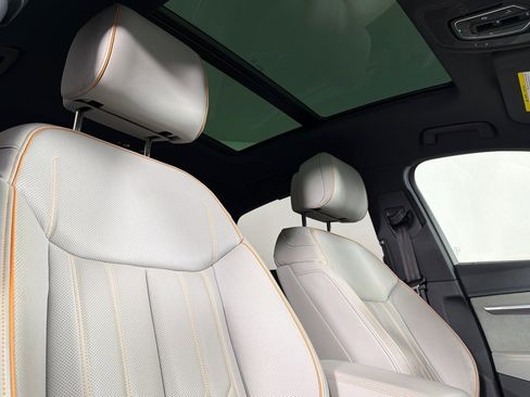 Certified 2024 Audi Q8 e-tron Prestige image 16